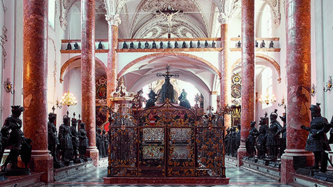 Hofburg mit Hofkirche