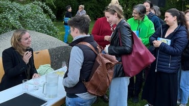 Signieren im Botanischen Garten